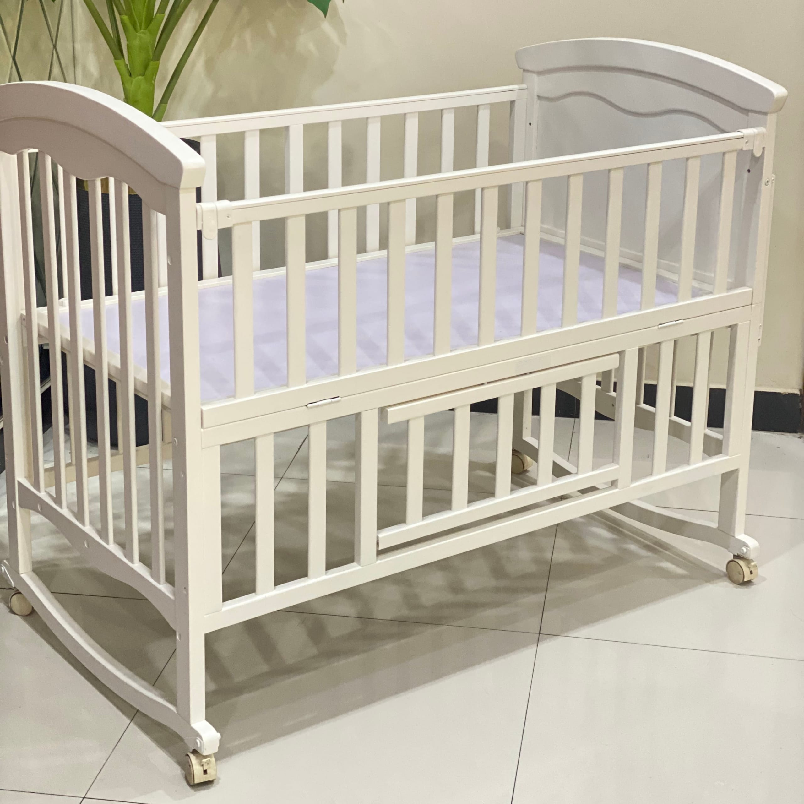 Juniors Display Piece Brand New Crib With Mattress